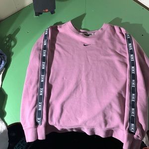 Nike woman’s sweatshirt